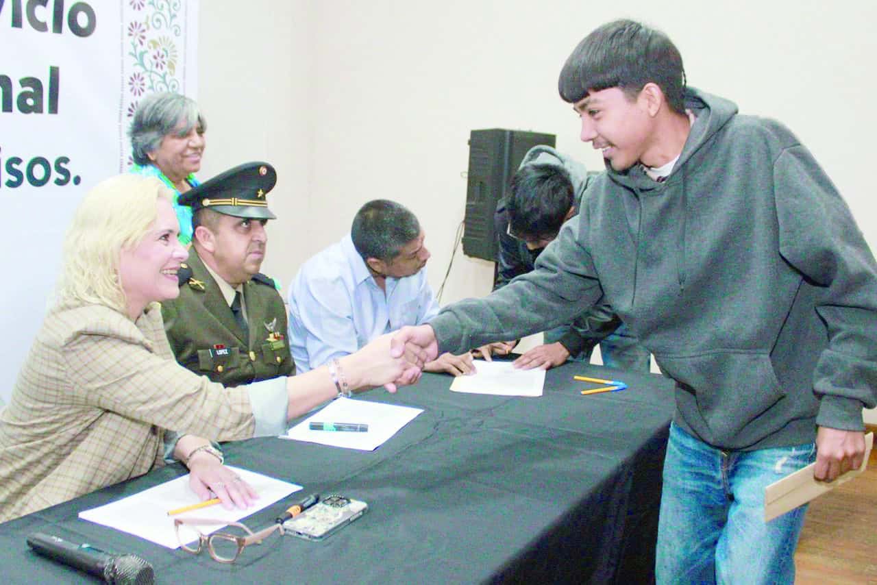 Encabeza Laura Jim&eacute;nez el sorteo c&iacute;vico-militar