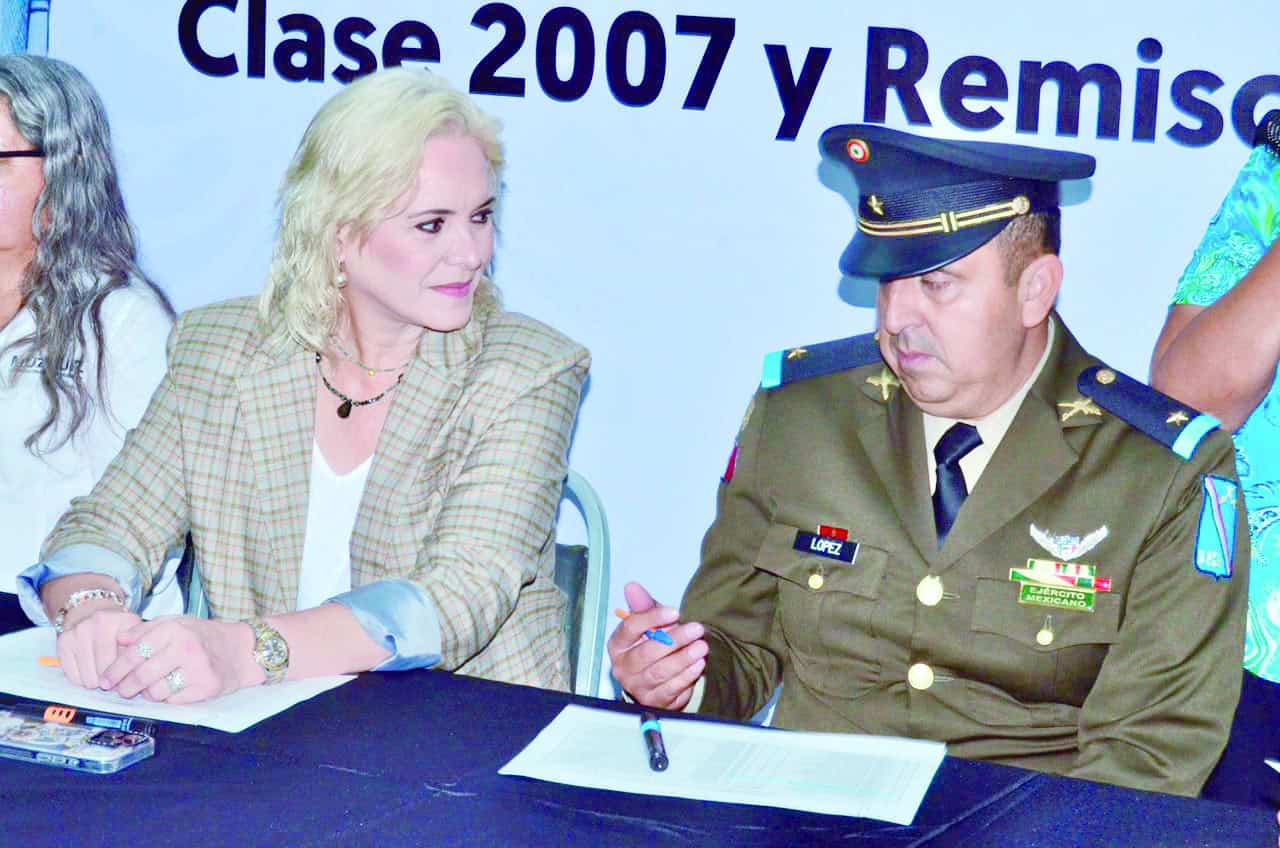 Encabeza Laura Jim&eacute;nez el sorteo c&iacute;vico-militar