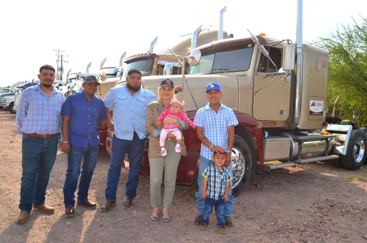 Santiago García destaca la labor de traileros en Múzquiz