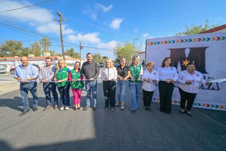Carlos Villarreal entrega recarpeteo en Monclova: mejora la movilidad