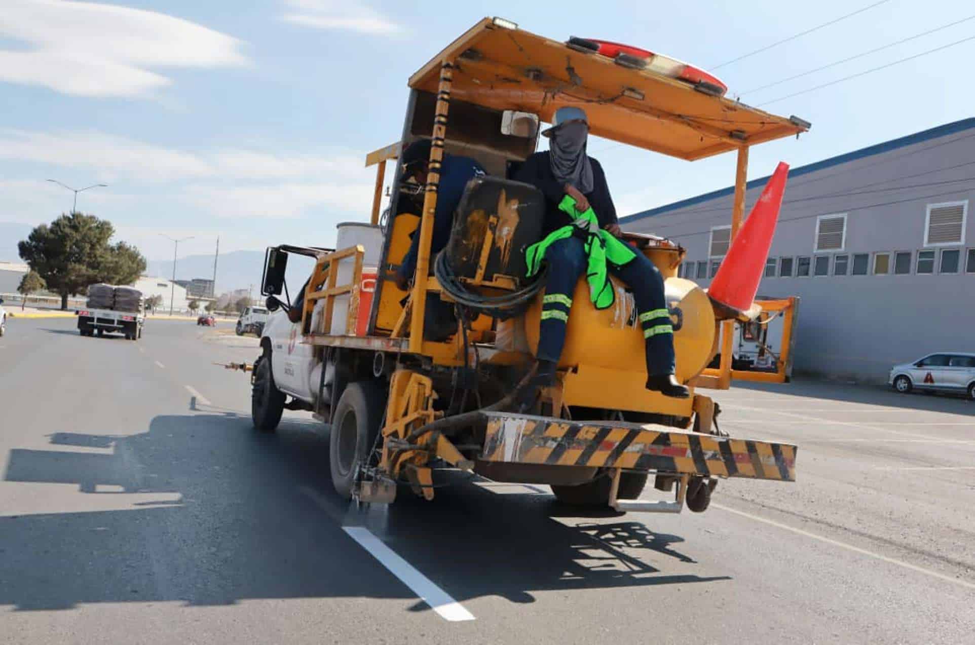 Limpieza de arroyo en Valle de las Flores: acción del Gobierno Municipal para proteger a estudiantes
