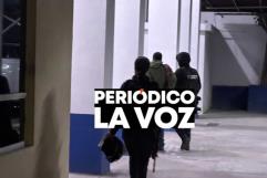 Atora la PAR a puchador Traía grapas con cristal.