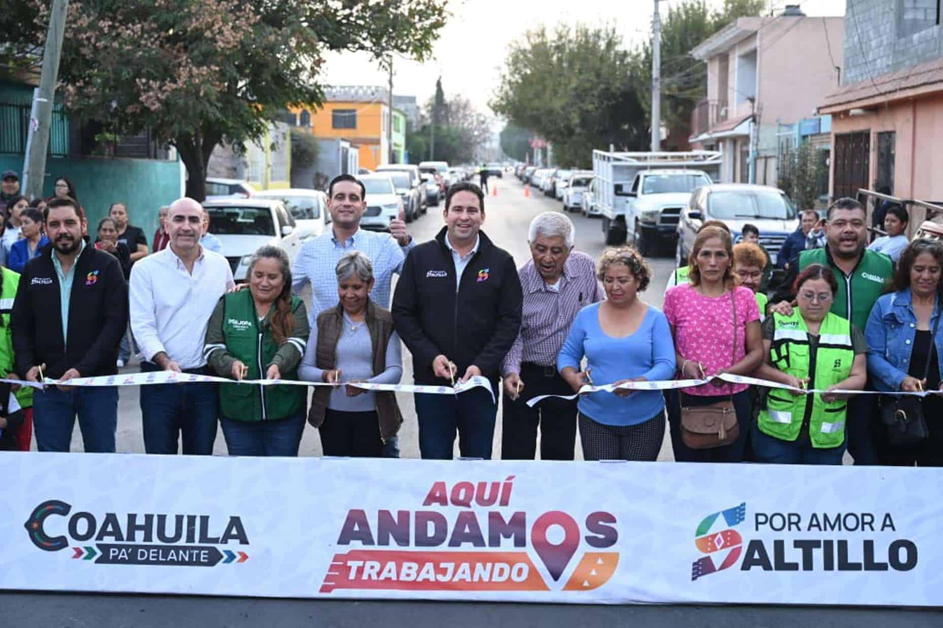 Javier Díaz González entrega obra de rehabilitación de pavimento en Saltillo