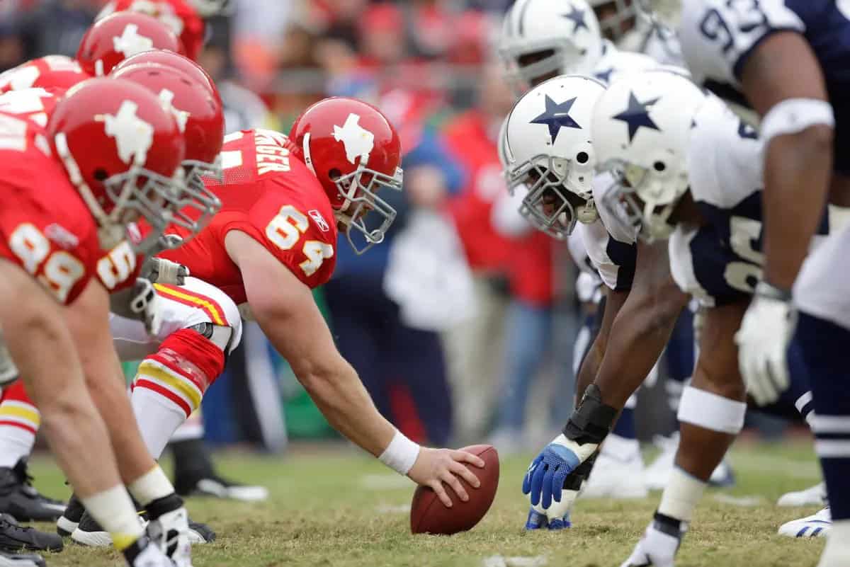 Dallas y Kansas City se preparan para el duelo de Thanksgiving Day en el AT&T Stadium