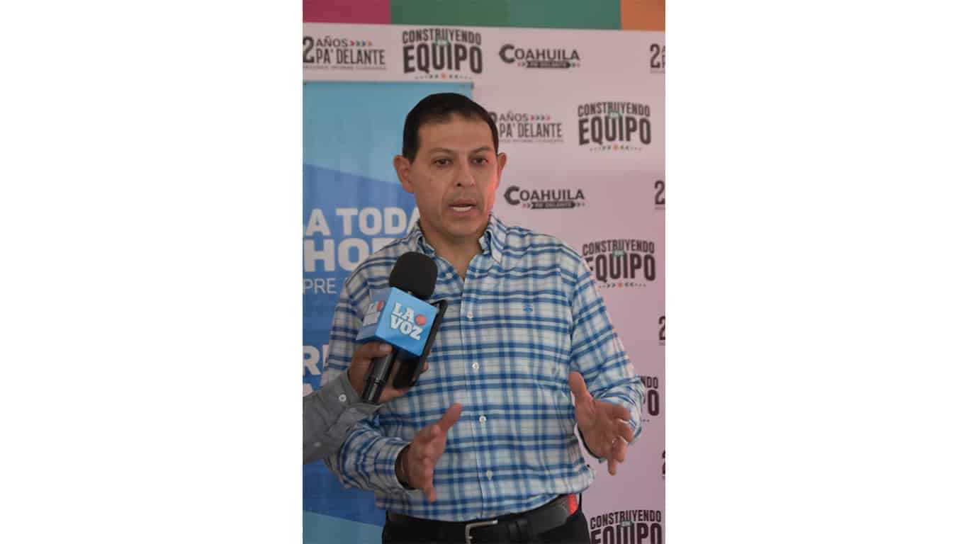 Gobernador Manolo Jiménez Salinas respalda a la Universidad Autónoma de Coahuila