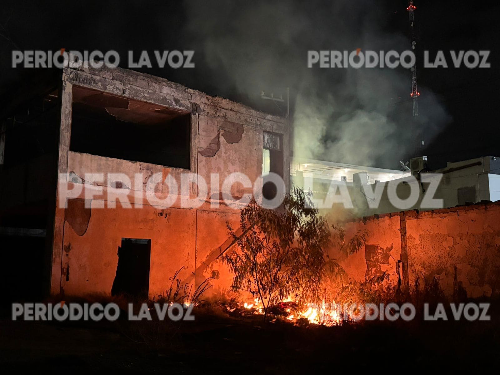 Incendio en predio abandonado genera alarma en colonia Telefonistas