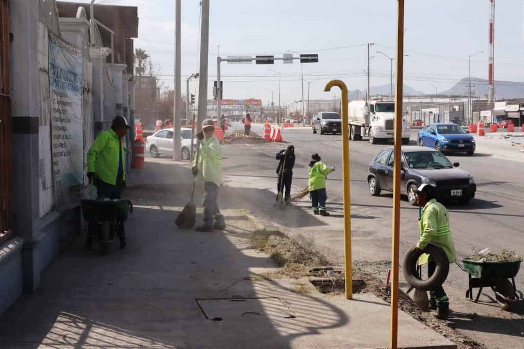 Saltillo mejora espacios públicos con limpieza integral