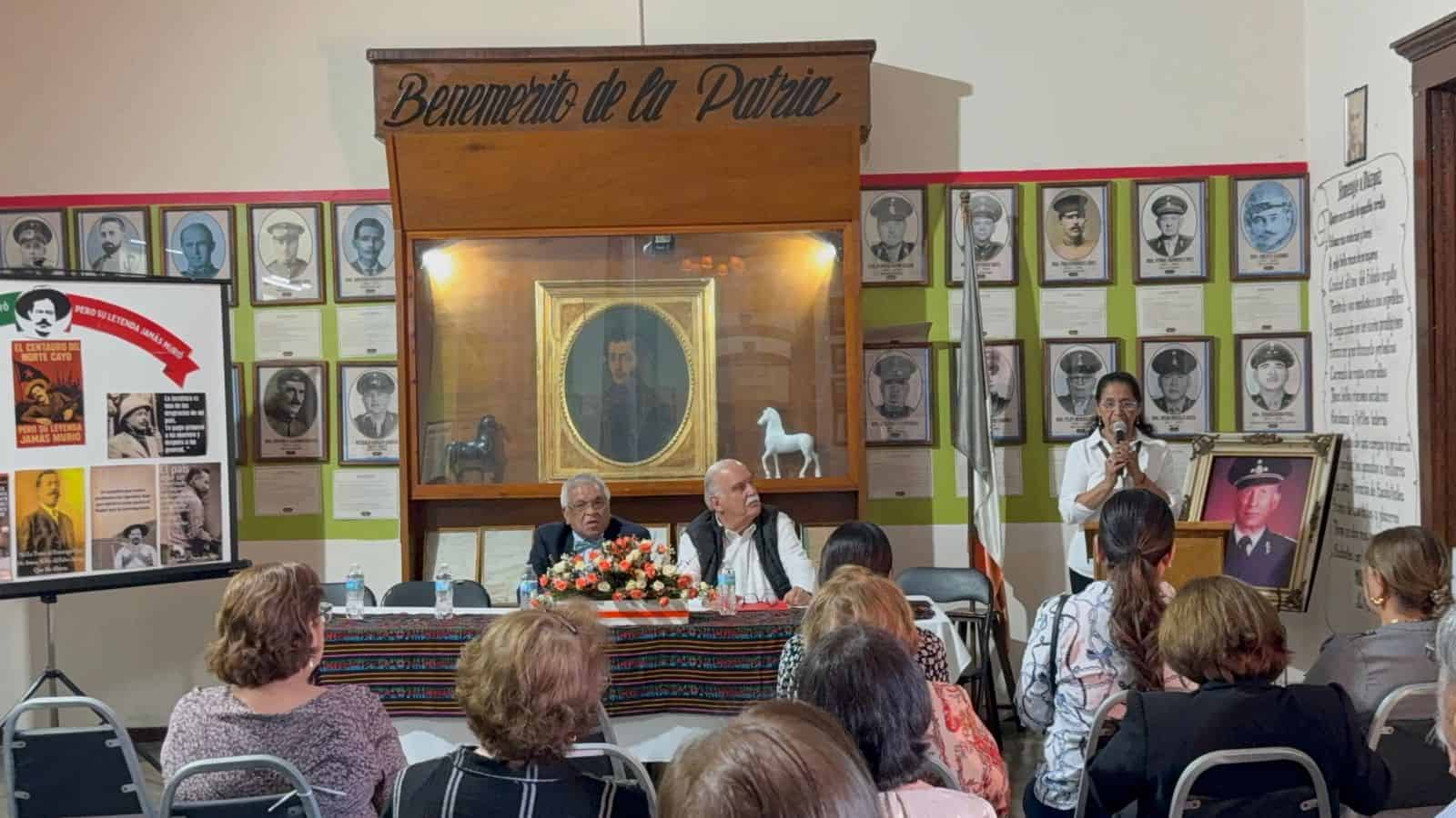Ramiro Flores Morales expone su libro sobre Pancho Villa en Coahuila