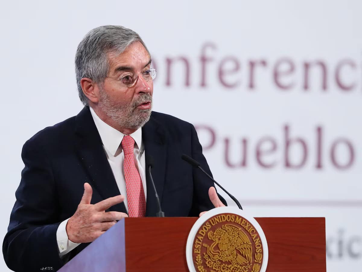 Roberto Velasco asumirá temporalmente la SRE durante licencia de De la Fuente