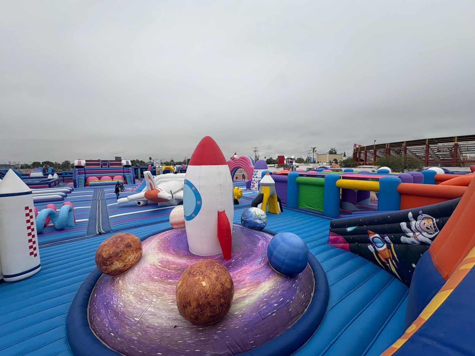 Gravity Bounce llega a San Buenaventura: el inflable más grande del mundo