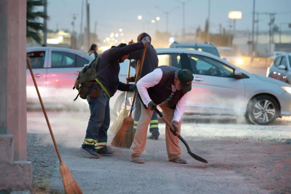 Gobierno Municipal y Boyatón realizan limpieza en ciclovía de Saltillo