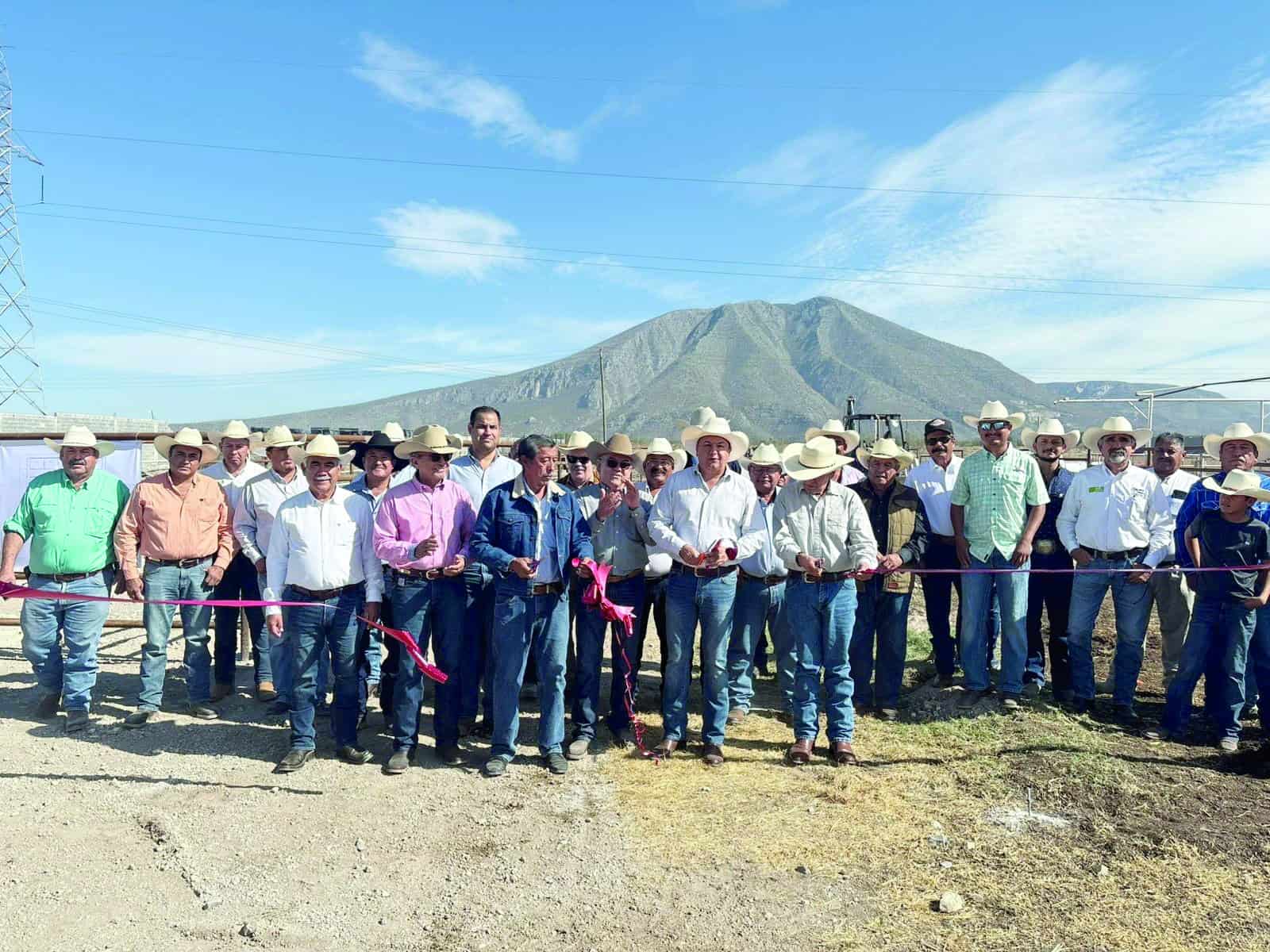 Inauguran nuevo Centro Regional de Subastas de Ganado en Castaños