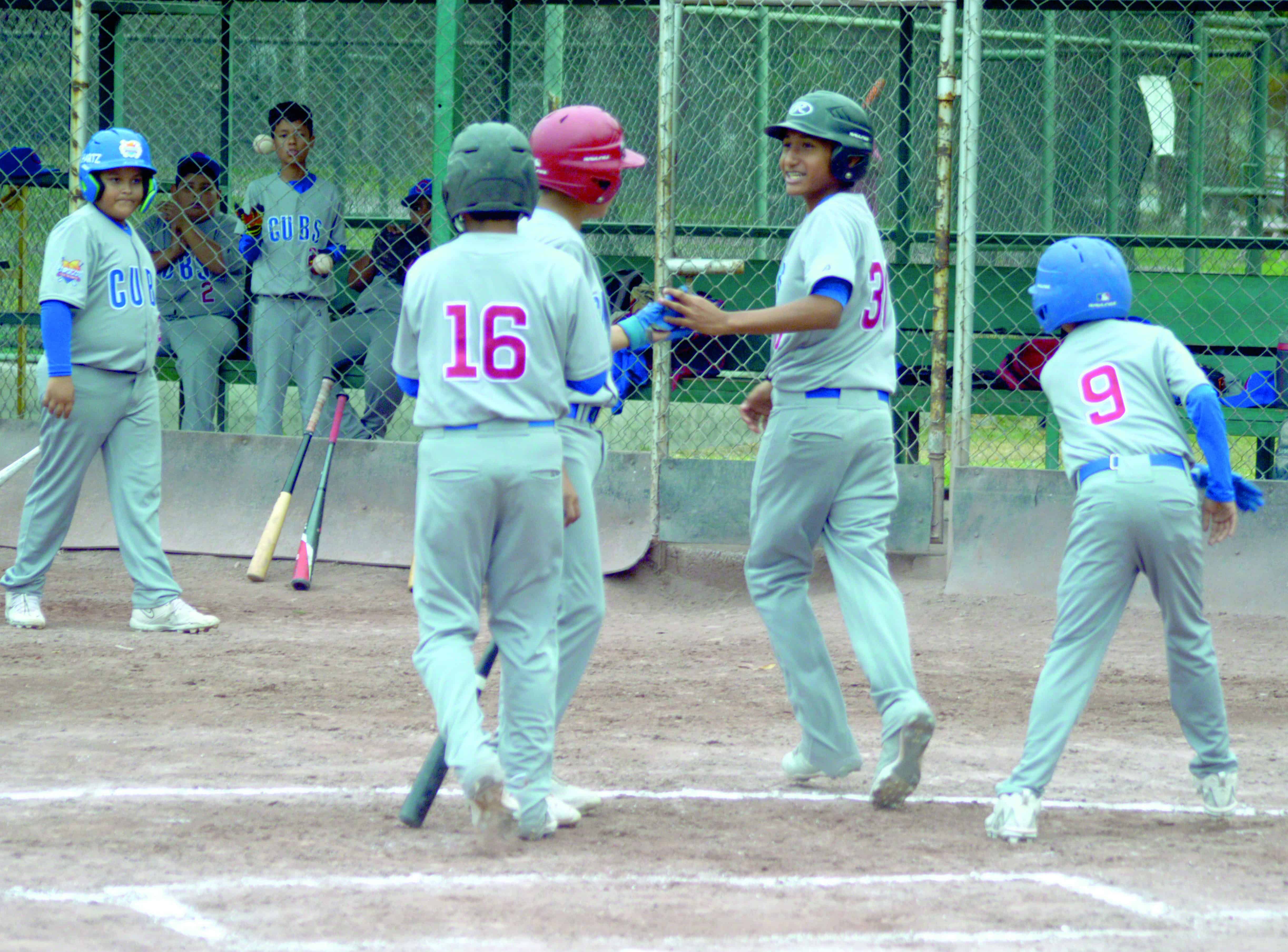 Emil Ramos y Sebastián Lozano destacan en victoria de Cubs sobre La Salle