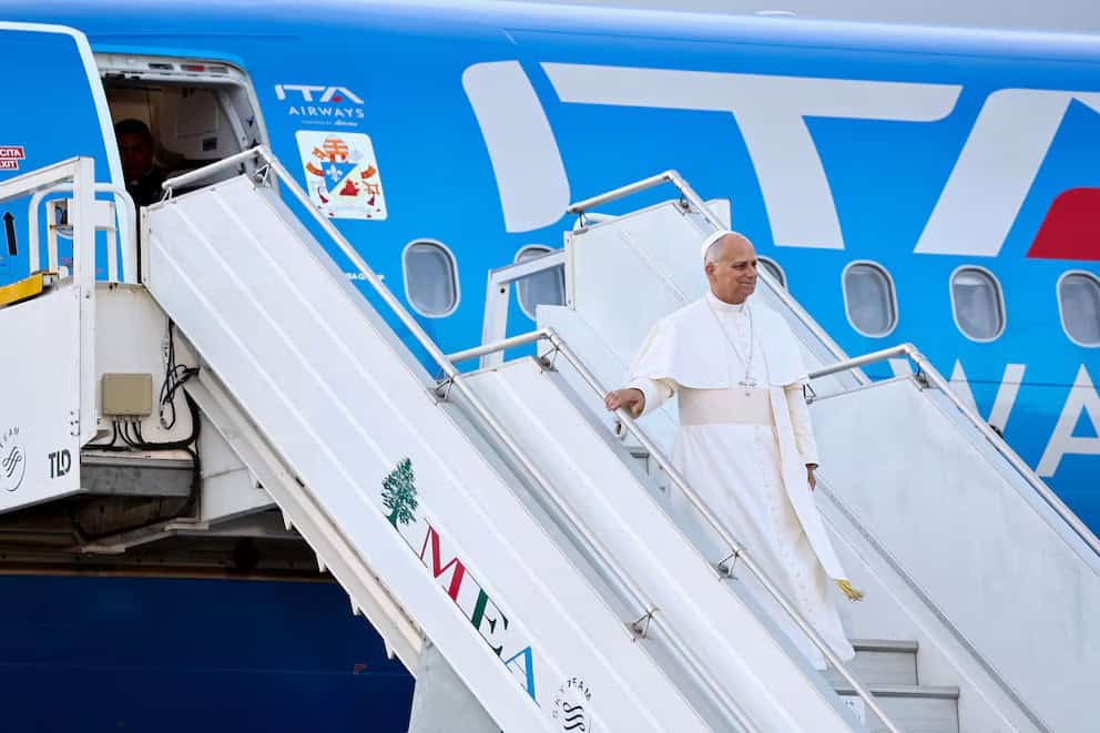 El Papa León XIV llega a Beirut: Mensaje de esperanza en medio de crisis