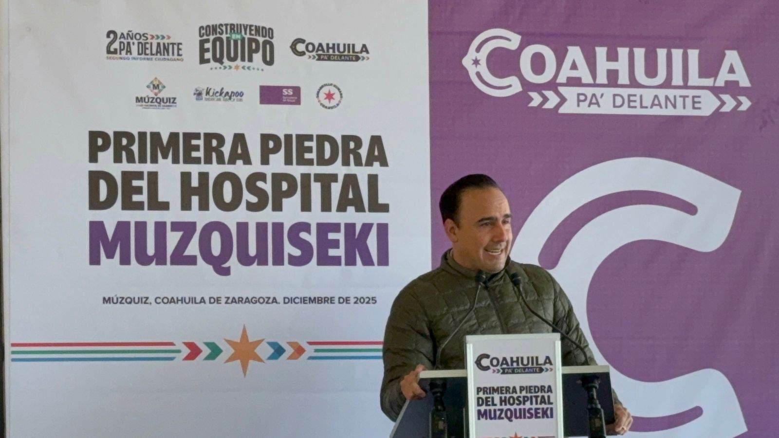 Gobernador Manolo Jiménez coloca primera piedra del hospital Muzquiseki en Múzquiz
