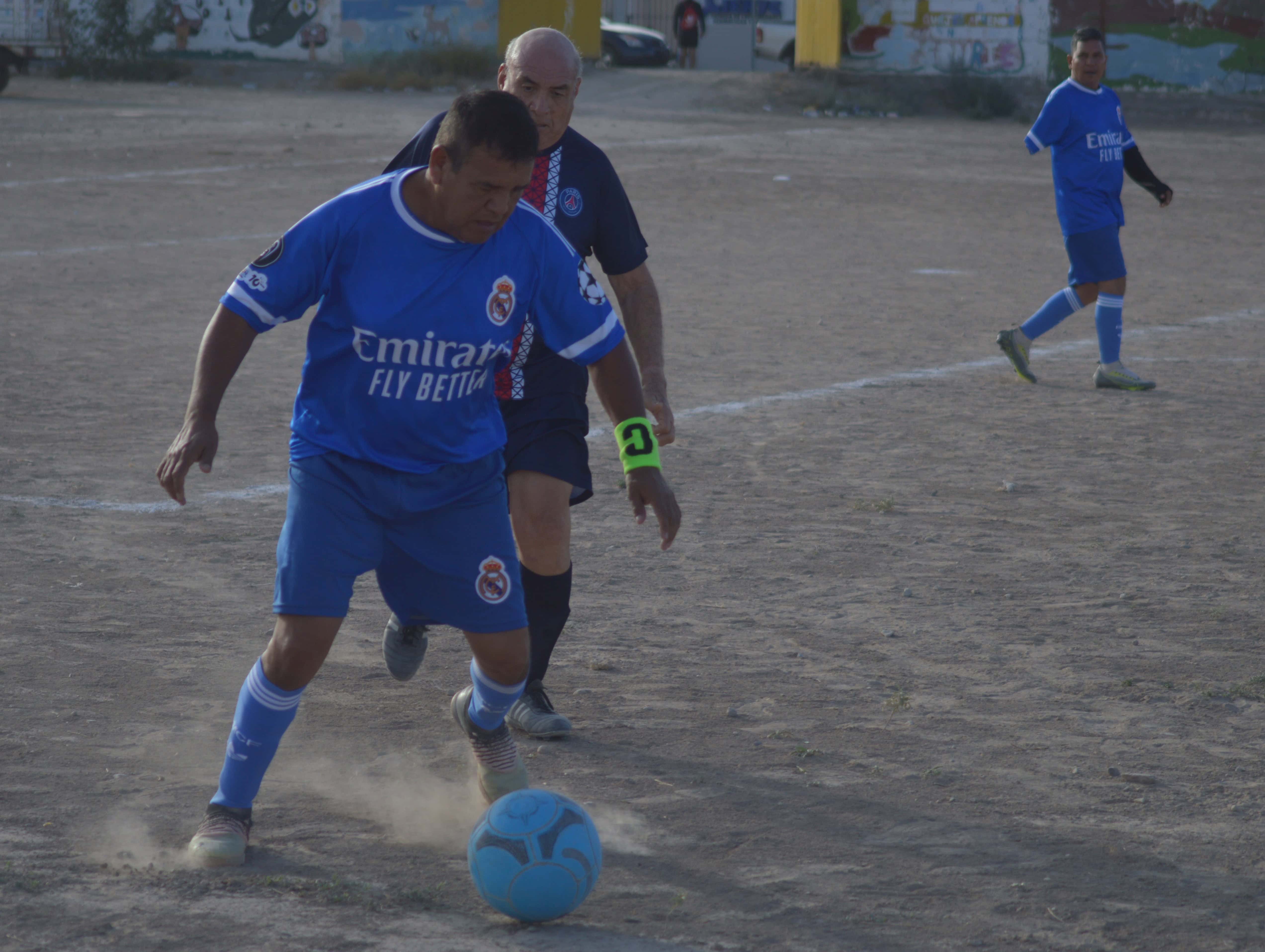 José Canales expulsado y médicos triunfan 5-2 en Monclova