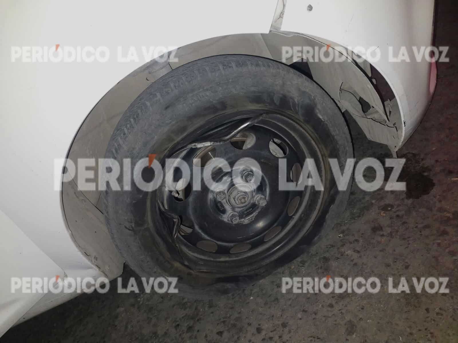 Accidente de vehículo IZZI en Monclova deja daños materiales