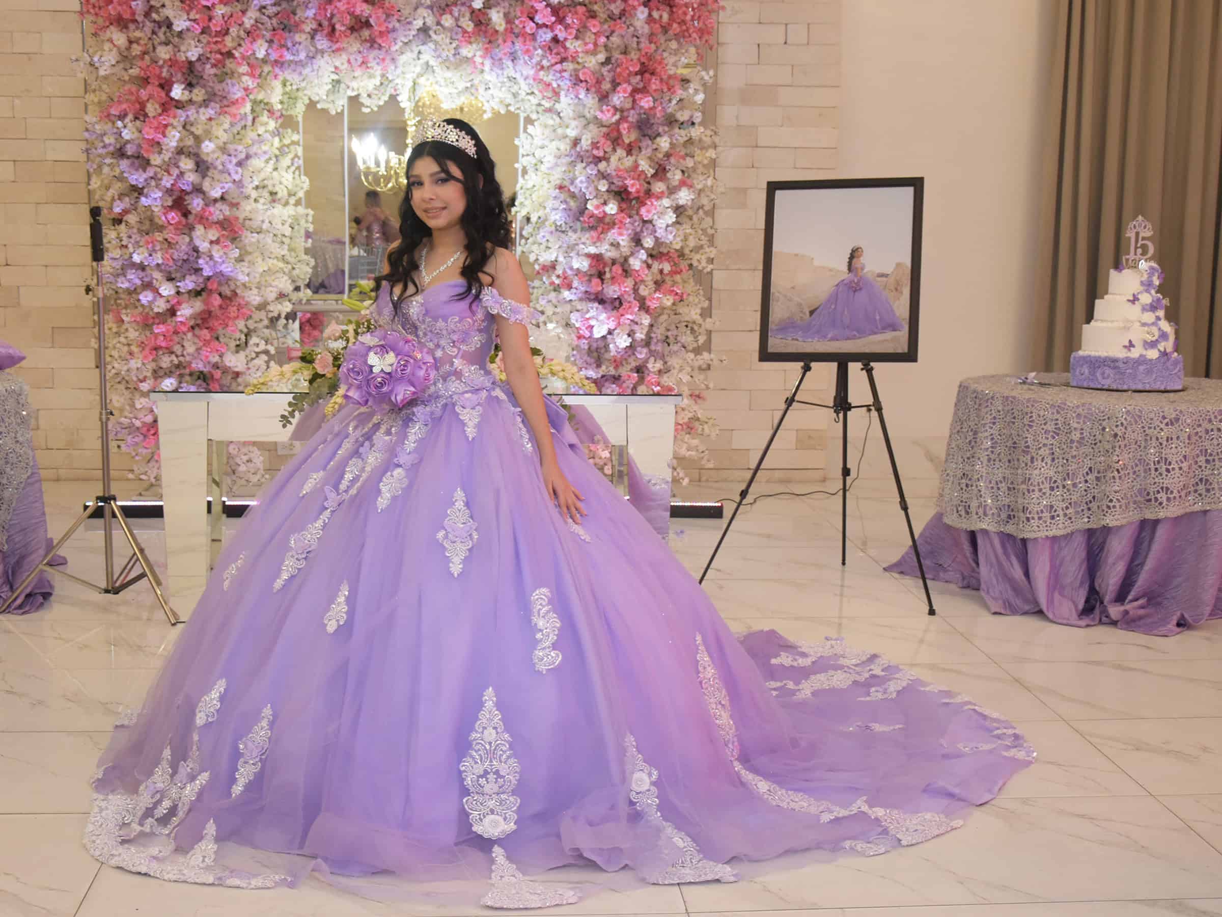 Emotiva fiesta de XV años de Melany Victoria en Monclova