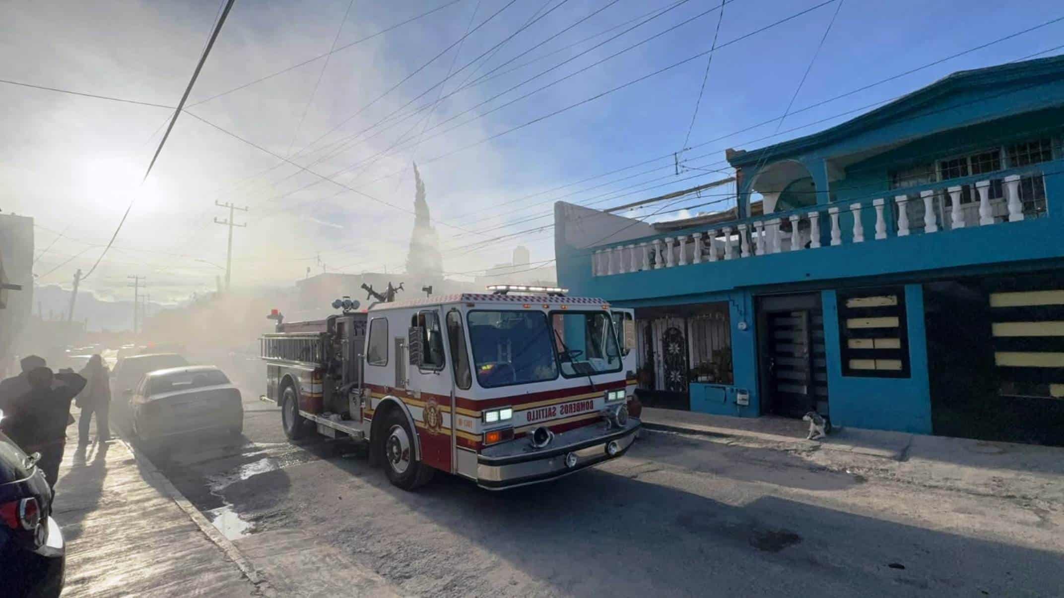 Incendio en Saltillo: bomberos controlan fuego en colonia Isabel Amalia