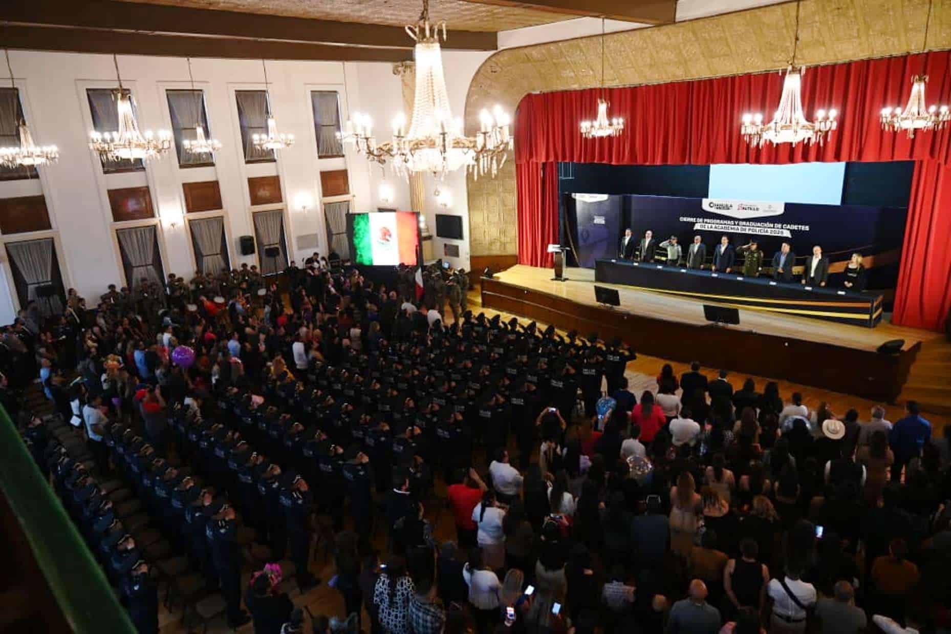 Saltillo: 100 nuevos policías se gradúan bajo Javier Díaz González