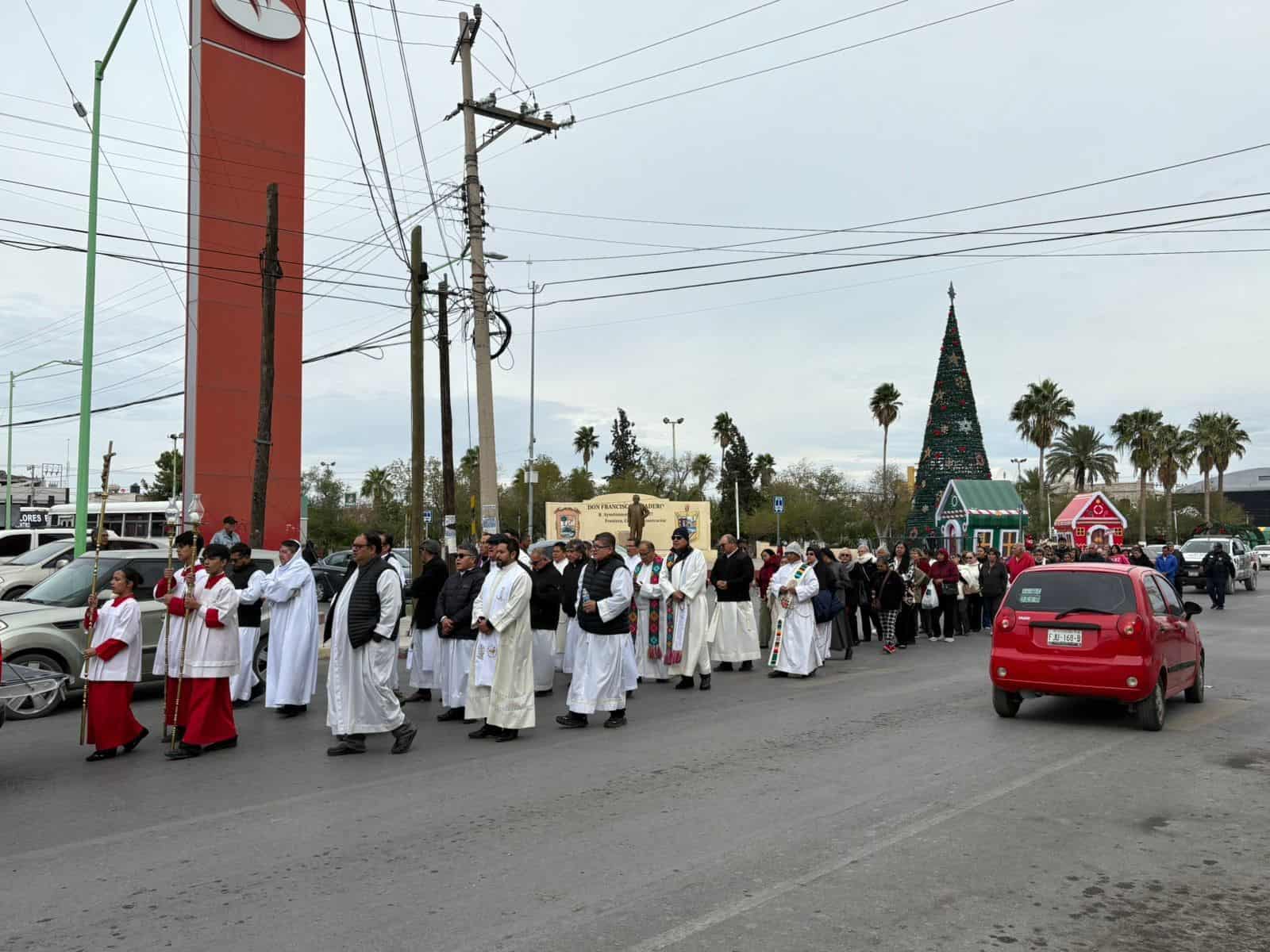 Obispo Hilario González encabeza peregrinación en Frontera, Coahuila