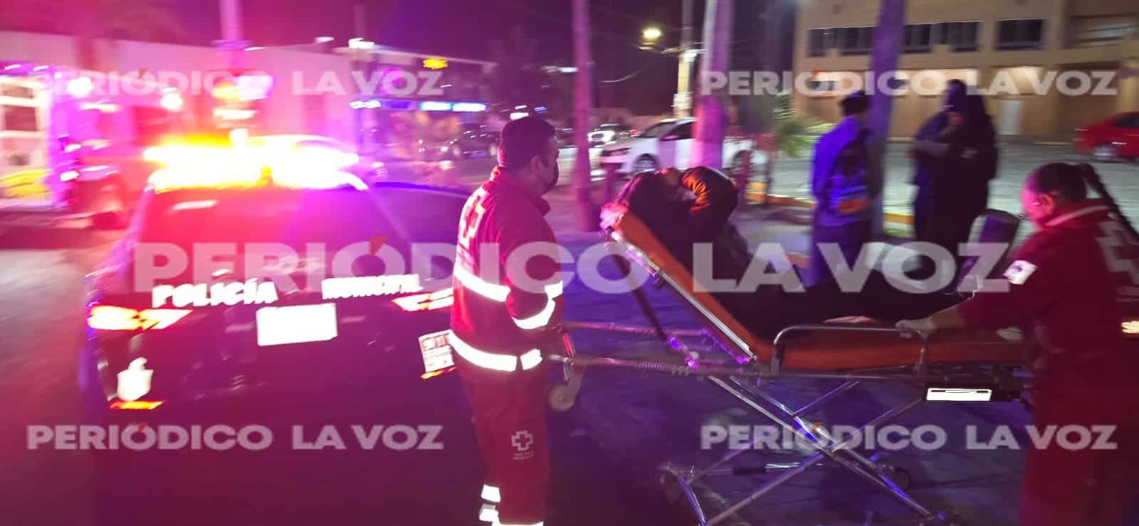 Accidente de motocicleta en Monclova deja a joven herido