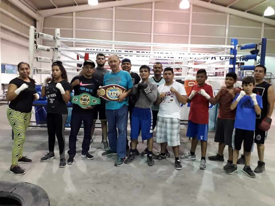Monclova rinde homenaje a Juan Castro con función de boxeo