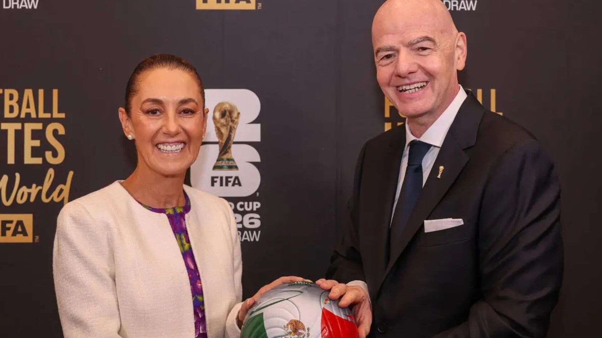 Sheinbaum y gobernadores asisten al sorteo del Mundial 2026