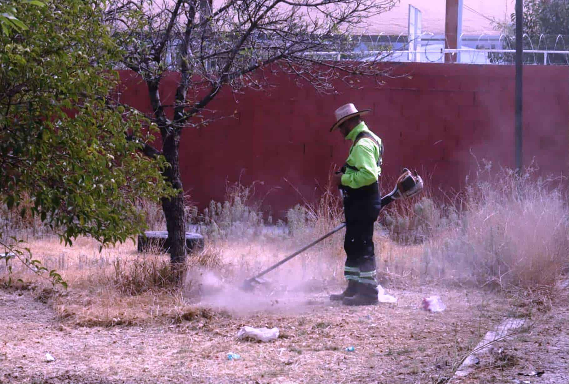 Saltillo realiza reparación de rejillas pluviales para evitar inundaciones