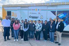 Llevan curso de costura industrial al ejido Santa María de Ciudad Acuña