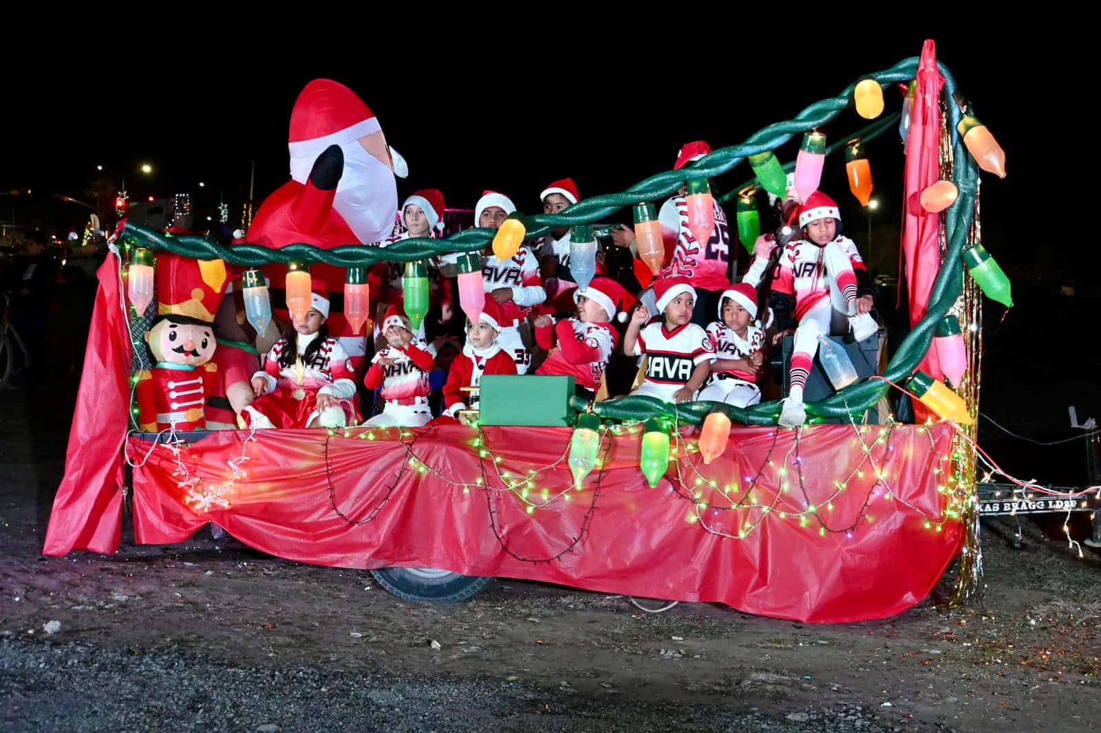 Regresan los desfiles navideños a los Cinco Manantiales