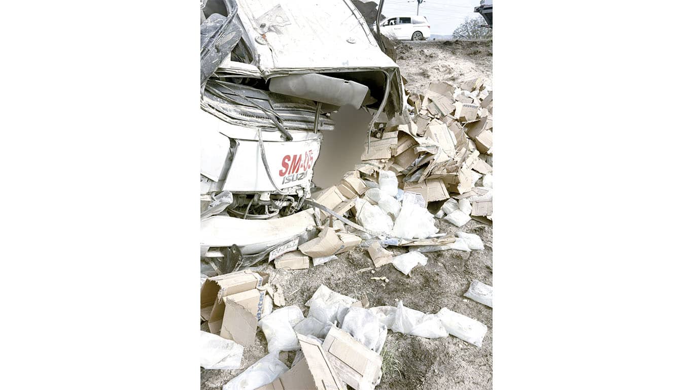 IMSS se deslinda de vehículo en accidente en Mina