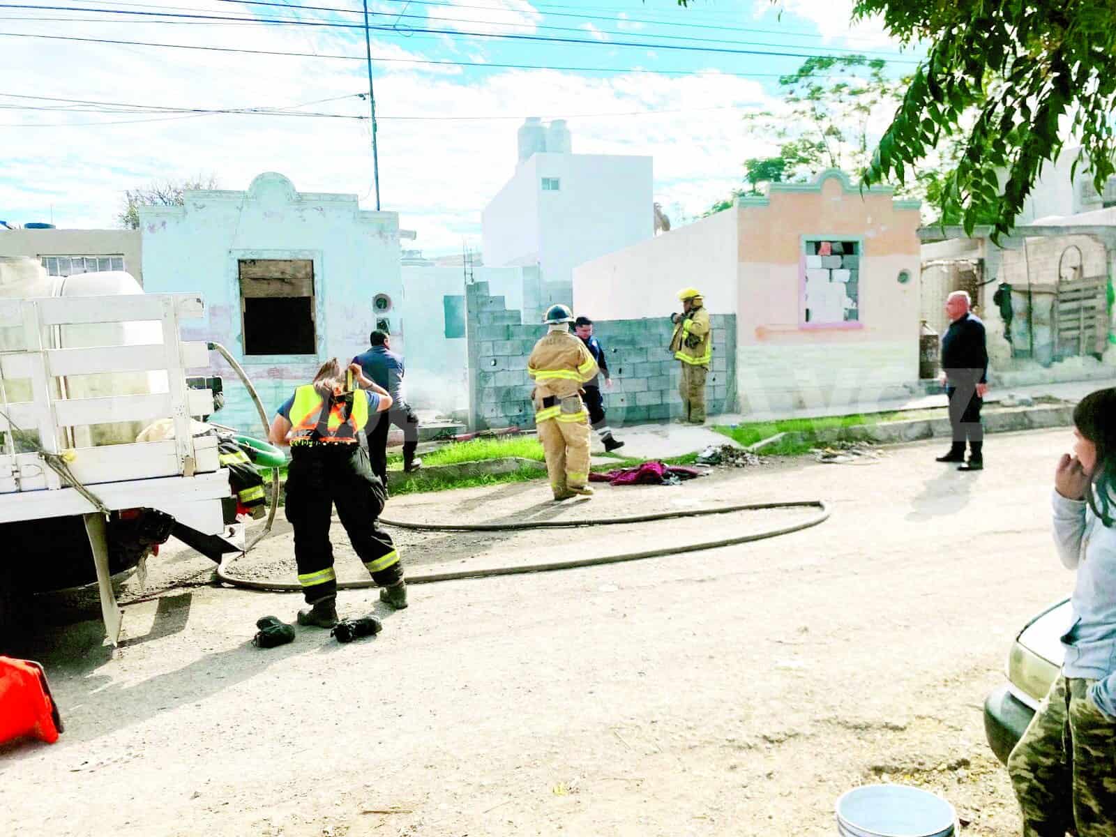 Incendio en Monclova causa pérdidas a familia en Colinas de Santiago