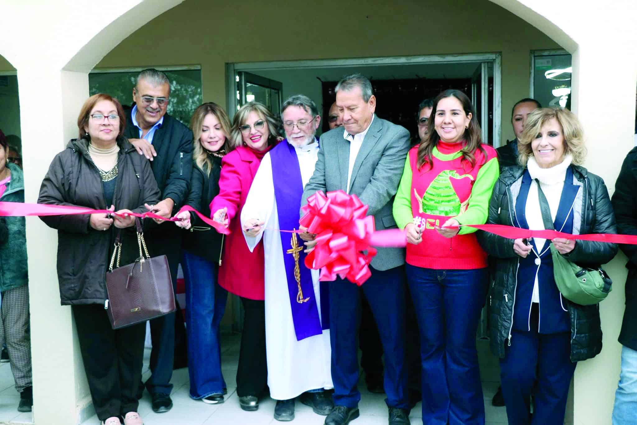Karina Ríos Ornelas lidera inauguración de bazar navideño en San Juan de Sabinas