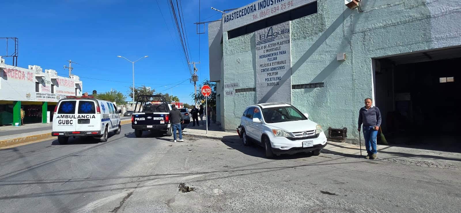 Accidente de camioneta en Monclova deja daños materiales