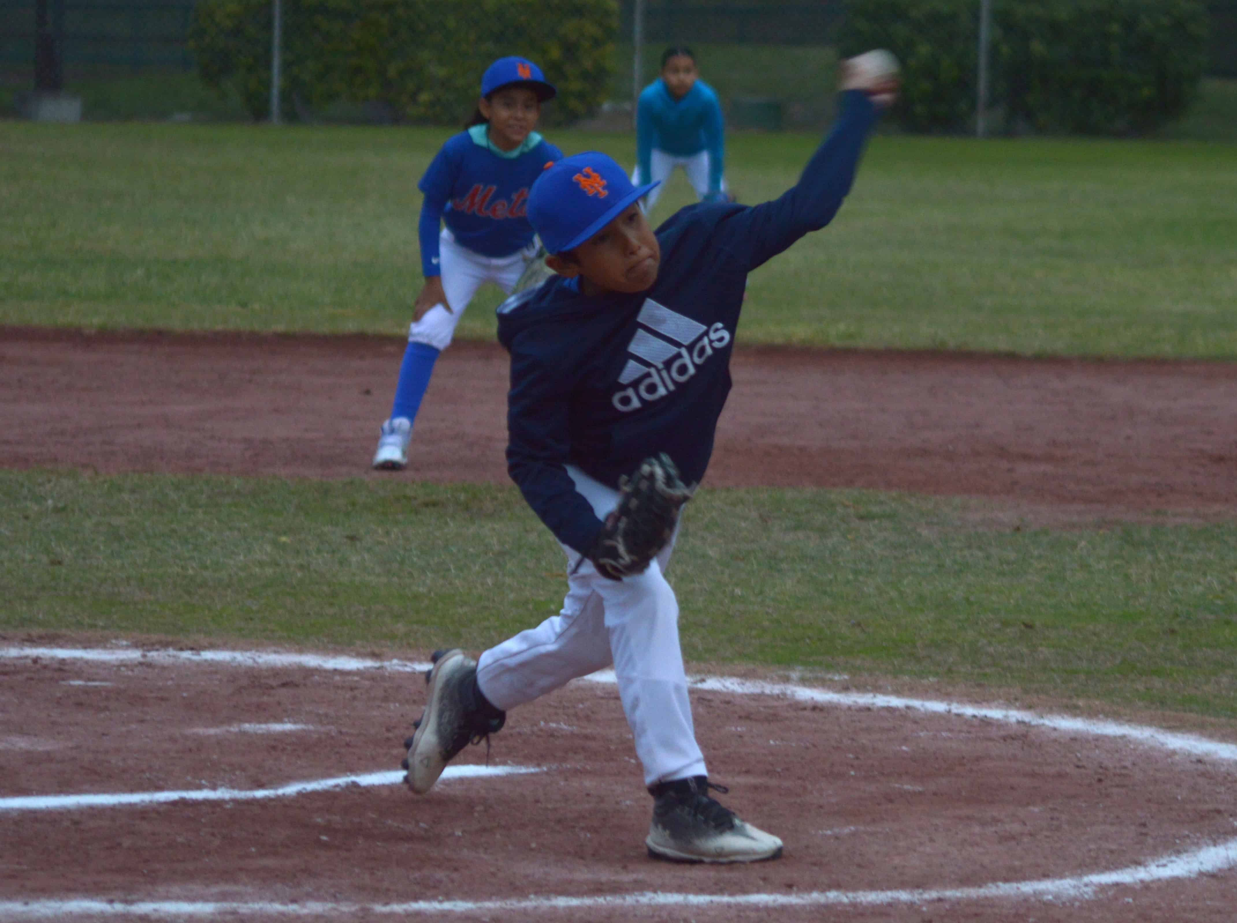 Mets logra remontada y derrota a Dodgers en emocionante partido