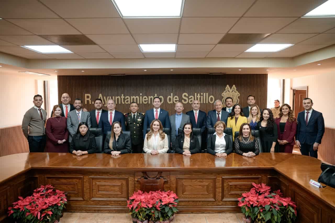 Javier Díaz González informa al cabildo avances en Saltillo