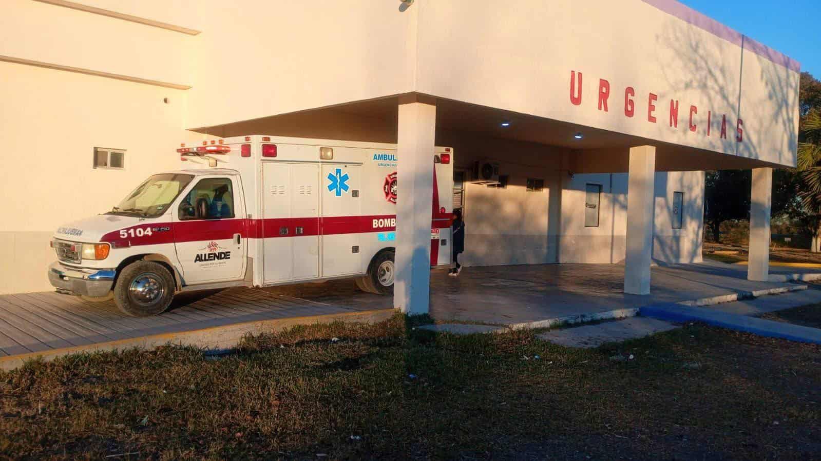 Joven motociclista resulta lesionada en Allende; IMSS la rechaza por falta de médico