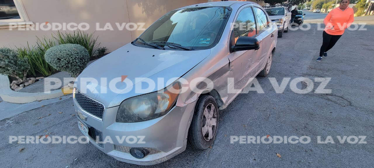 Conductora provoca accidente en Monclova sin lesionados