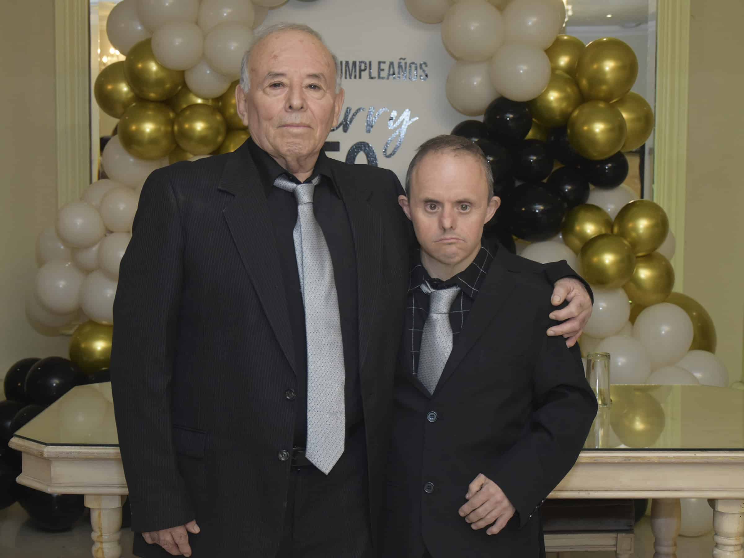 Jerry Oviedo celebra sus 50 años en emotiva reunión familiar