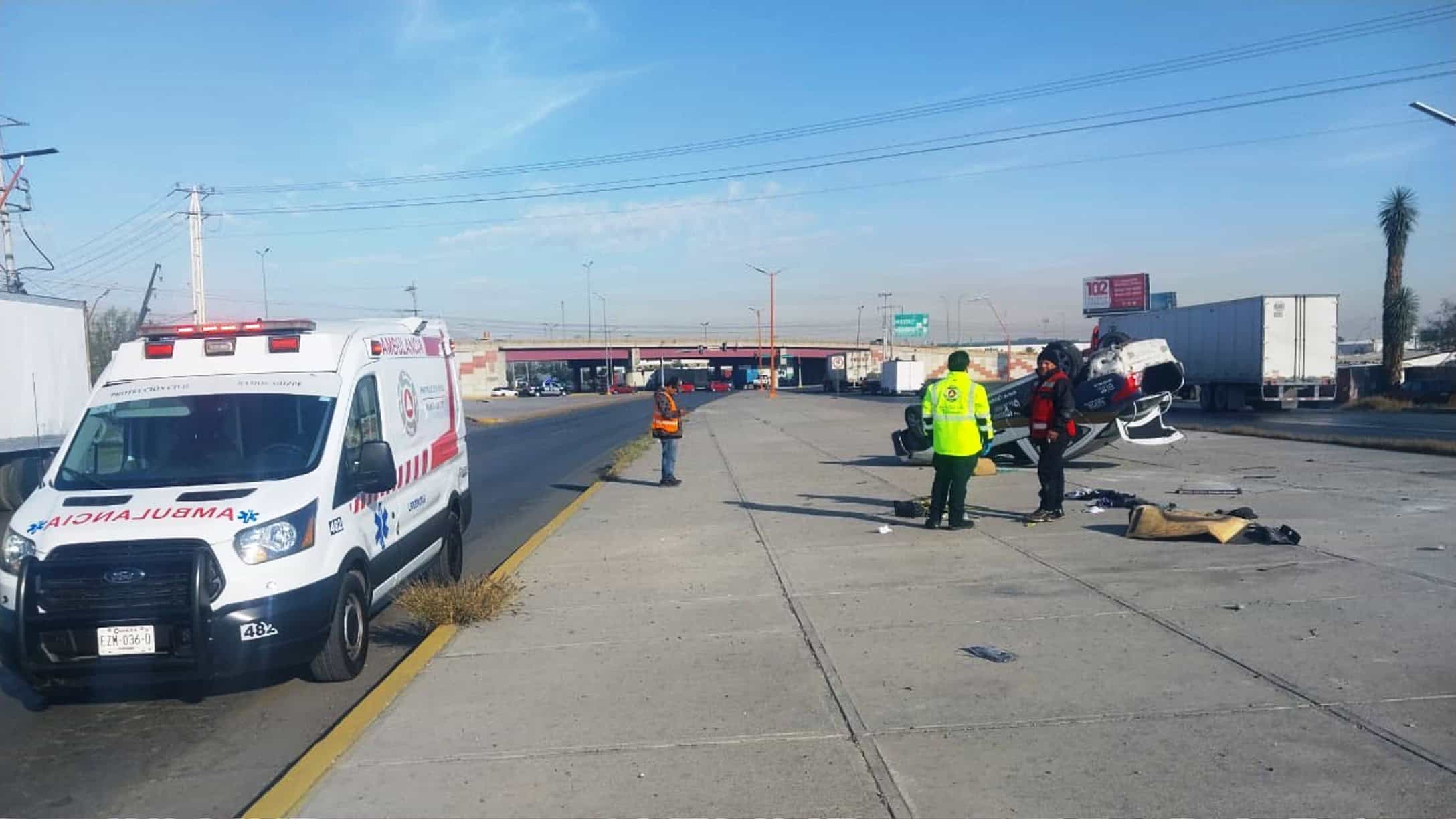 Cisterna Marshall vuelca y derrama diésel en Ramos Arizpe