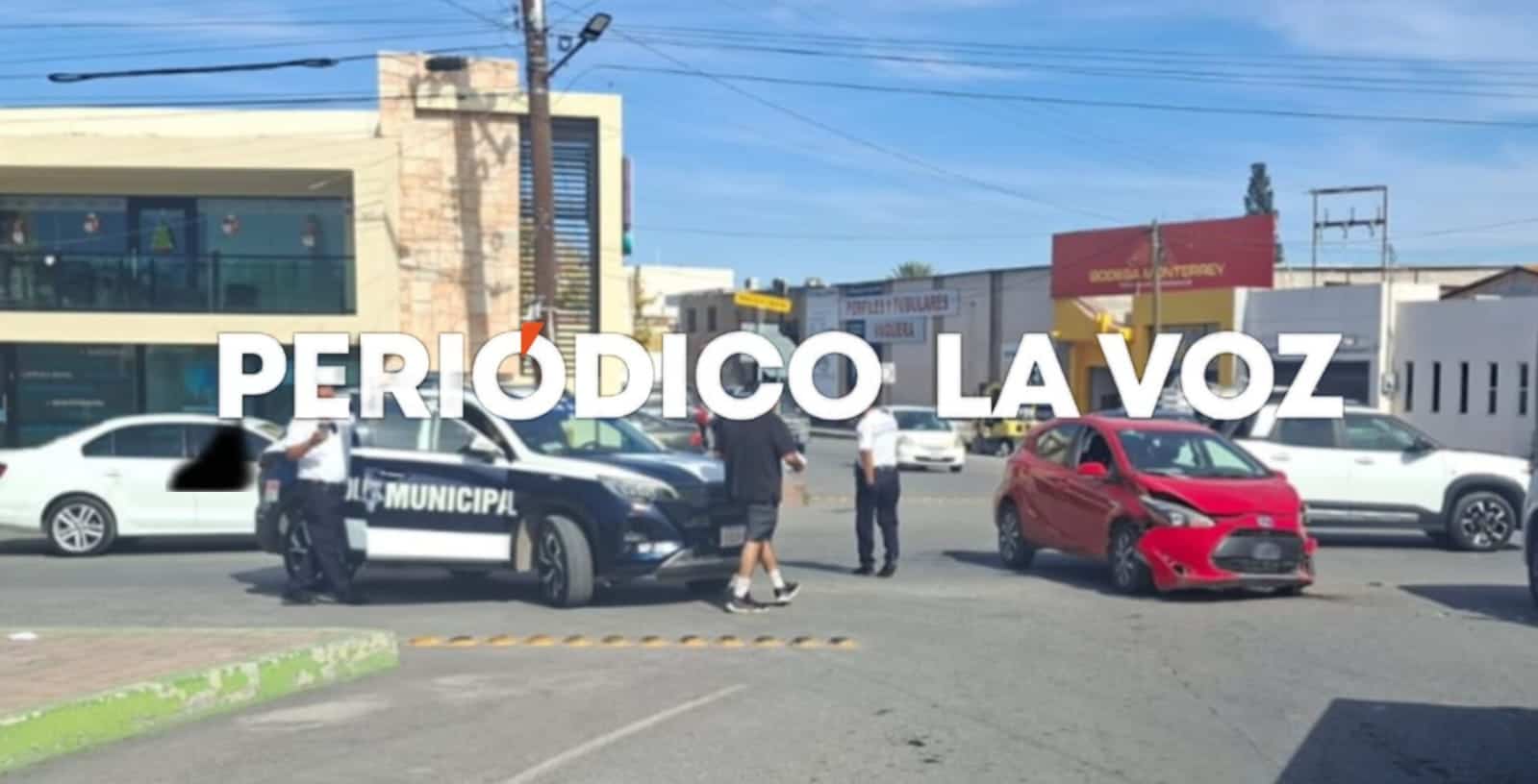 Causa fuerte choque  frente a Los Héroes