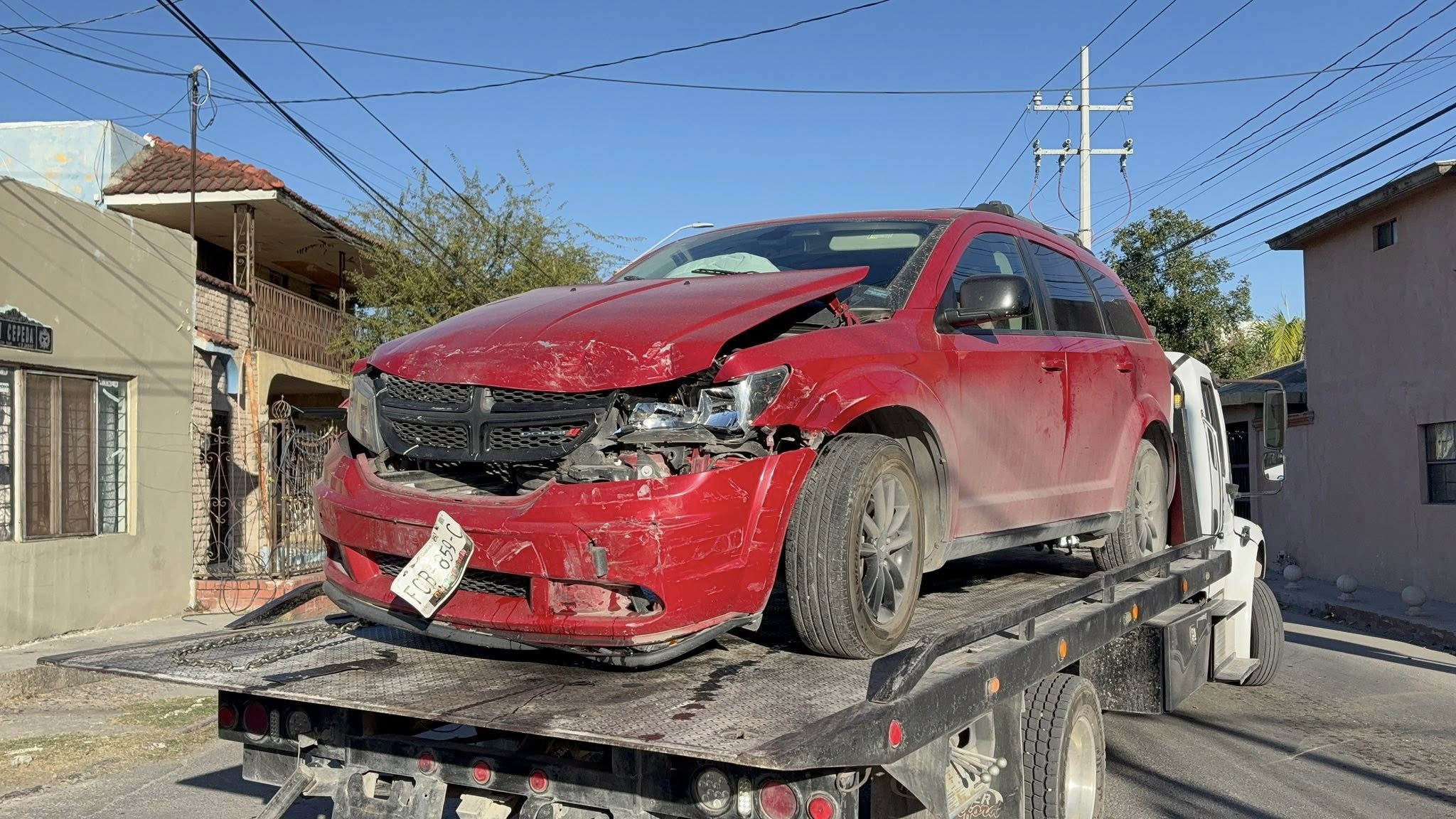 Choque en colonia Buena Vista Sur deja dos mujeres lesionadas