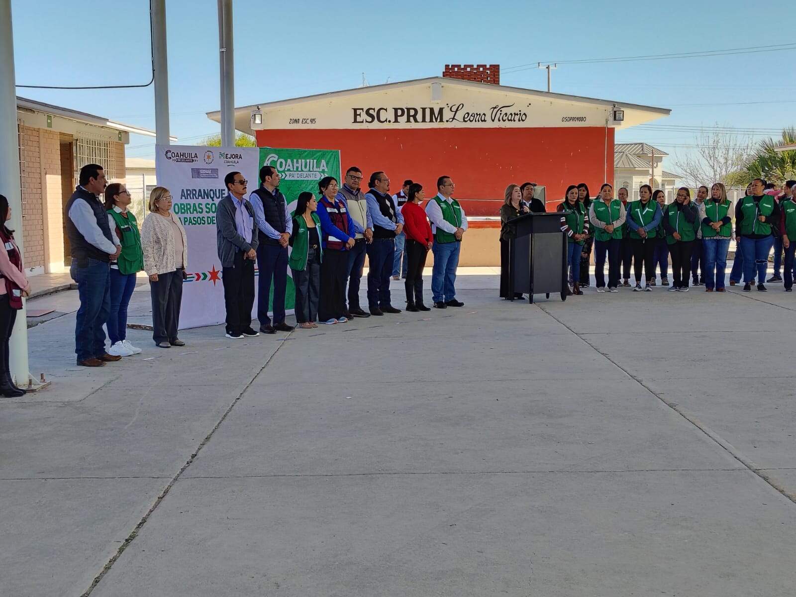 Avanza construcción de aula en la Escuela Primaria Leona Vicario