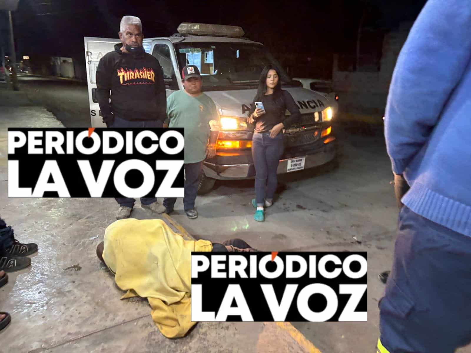 Abandonan a Cuervito en la calle: hombre inconsciente en Monclova