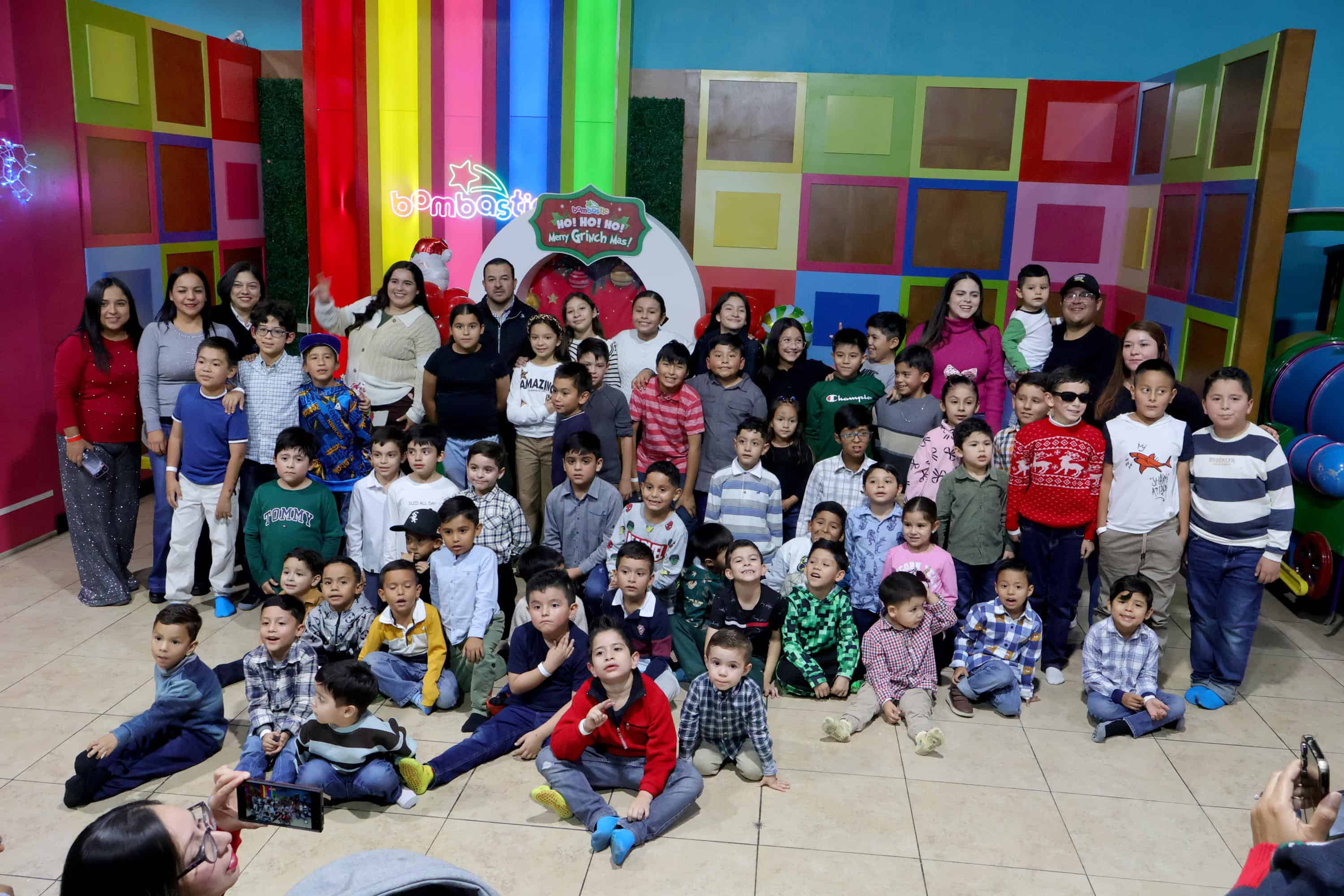 Club Piratas de Fútbol Americano celebra su posada navideña en Monclova