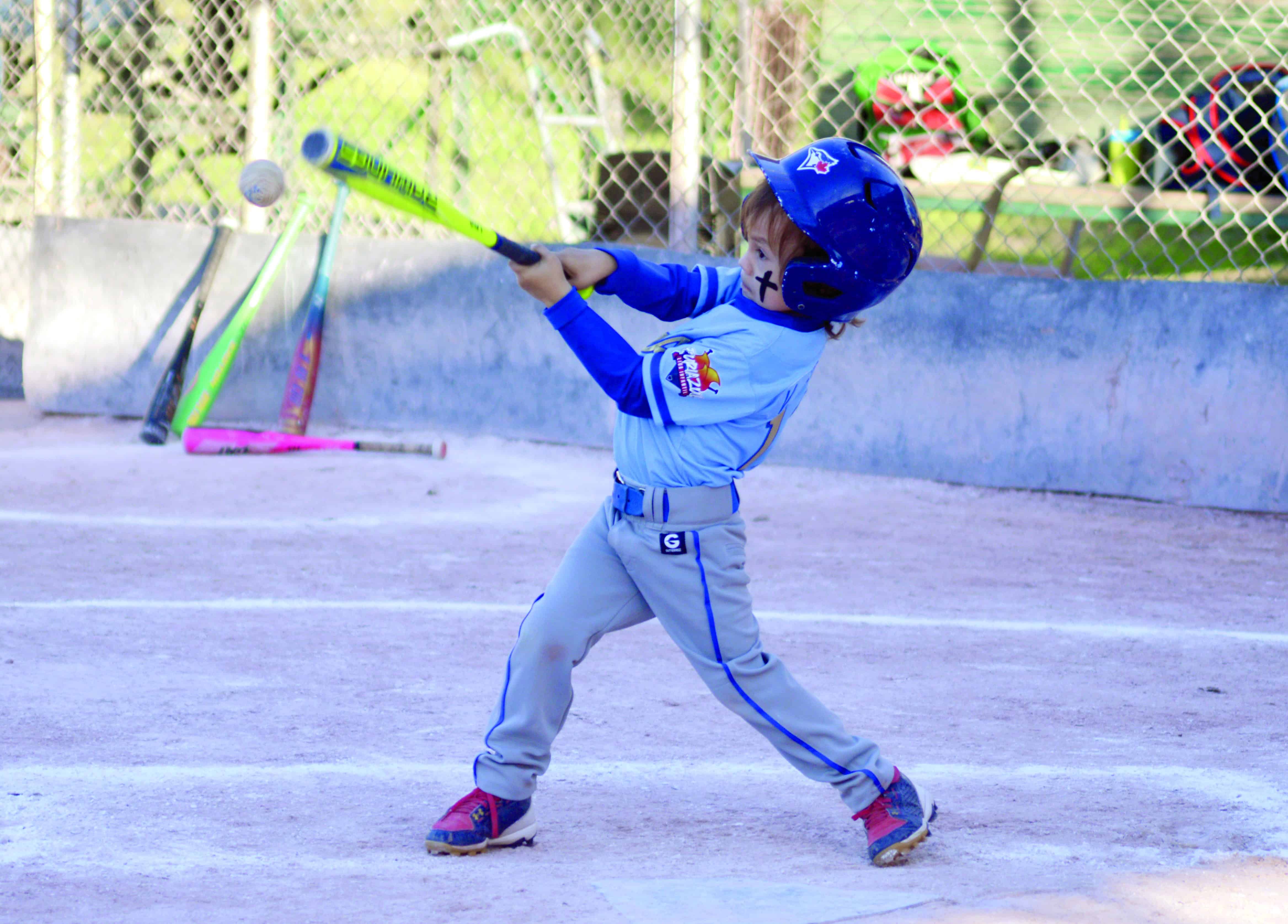 Royals logran una victoria abultada sobre La Salle en el Parque Xochipilli 2