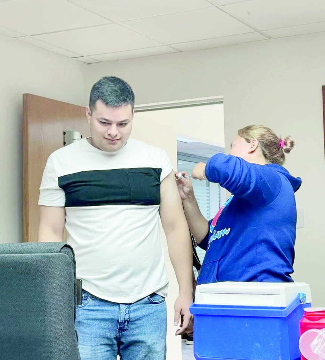 Faustino Aguilar llama a vacunarse tras primer caso de Influenza A(H3N2) en México