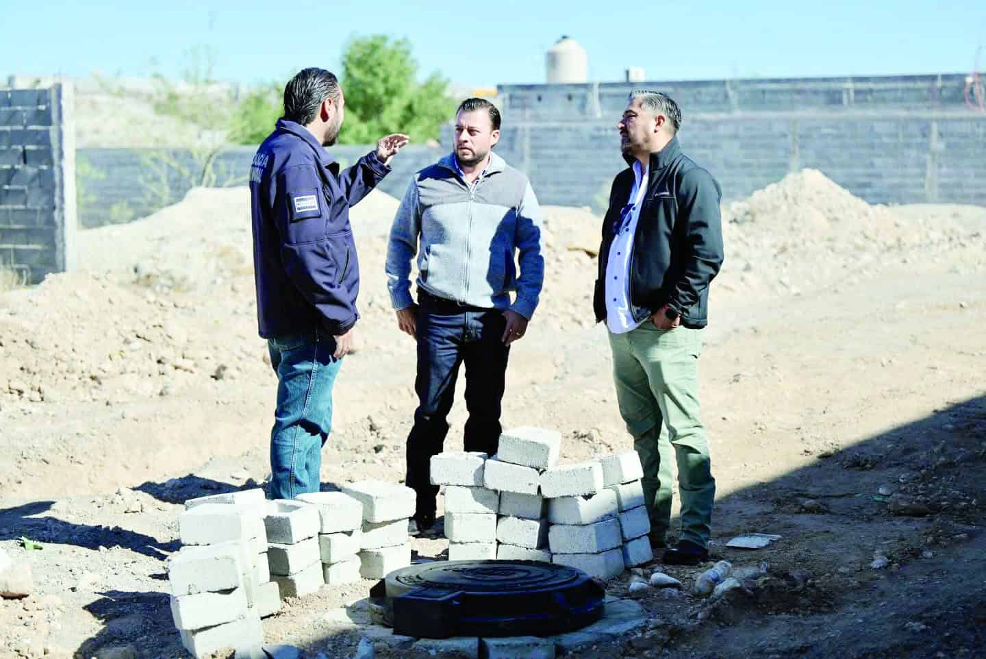 Carlos Villarreal y Manolo Jiménez entregan obras en Monclova