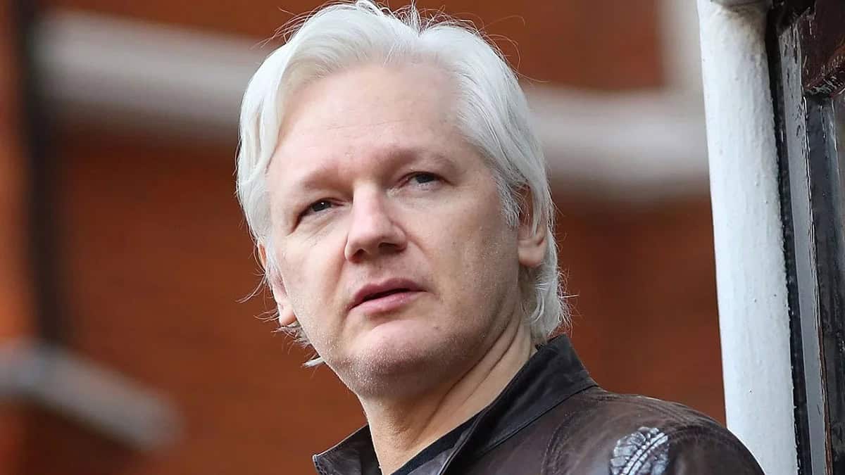 Premio Nobel de la Paz 2025: Assange pide congelar fondos a Maria Corina Machado
